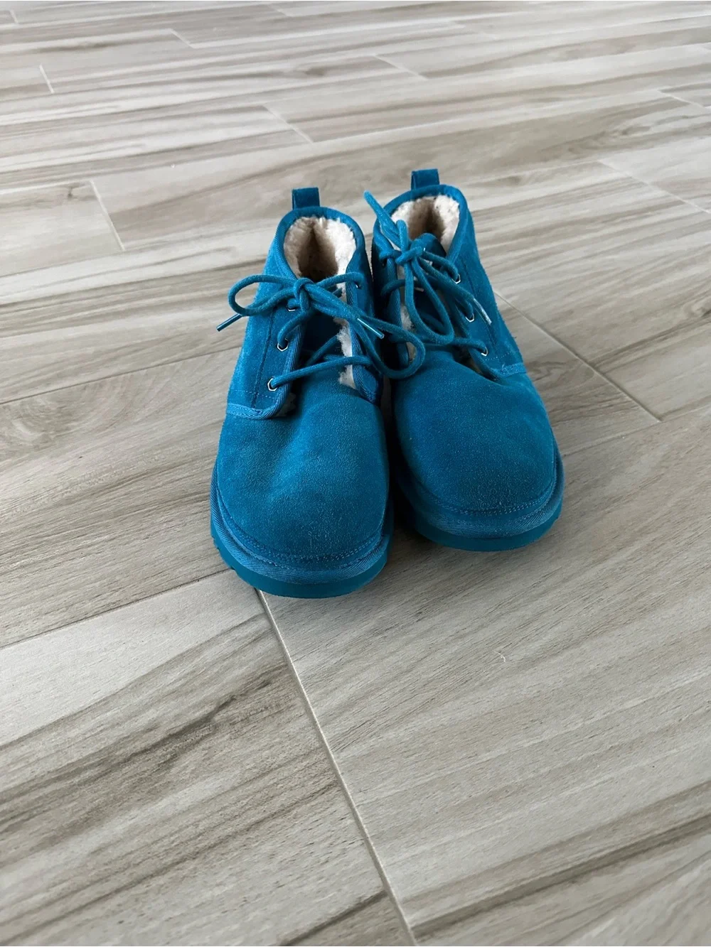 Men's UGG Teal Suede Fleece-Lined Chukka Boots, Size 9